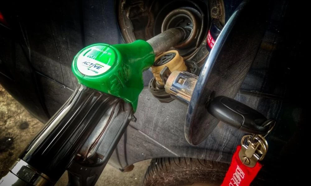 Στο ''κόκκινο'' η τιμή της αμόλυβδης βενζίνης